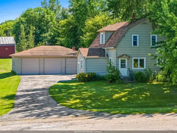 6104 BADER ROAD, Luxemburg, WI 54217