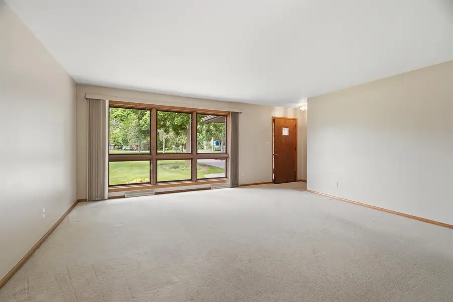 1102 S RIDGE LANE, Appleton, WI 54914 - #3