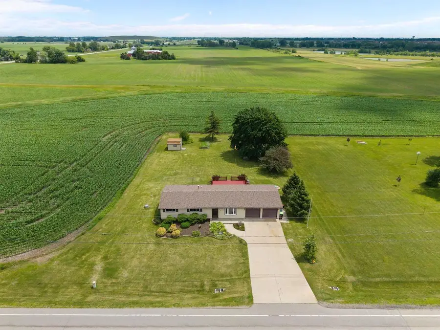 4400 COUNTY ROAD T, Oshkosh, WI 54904 - #2