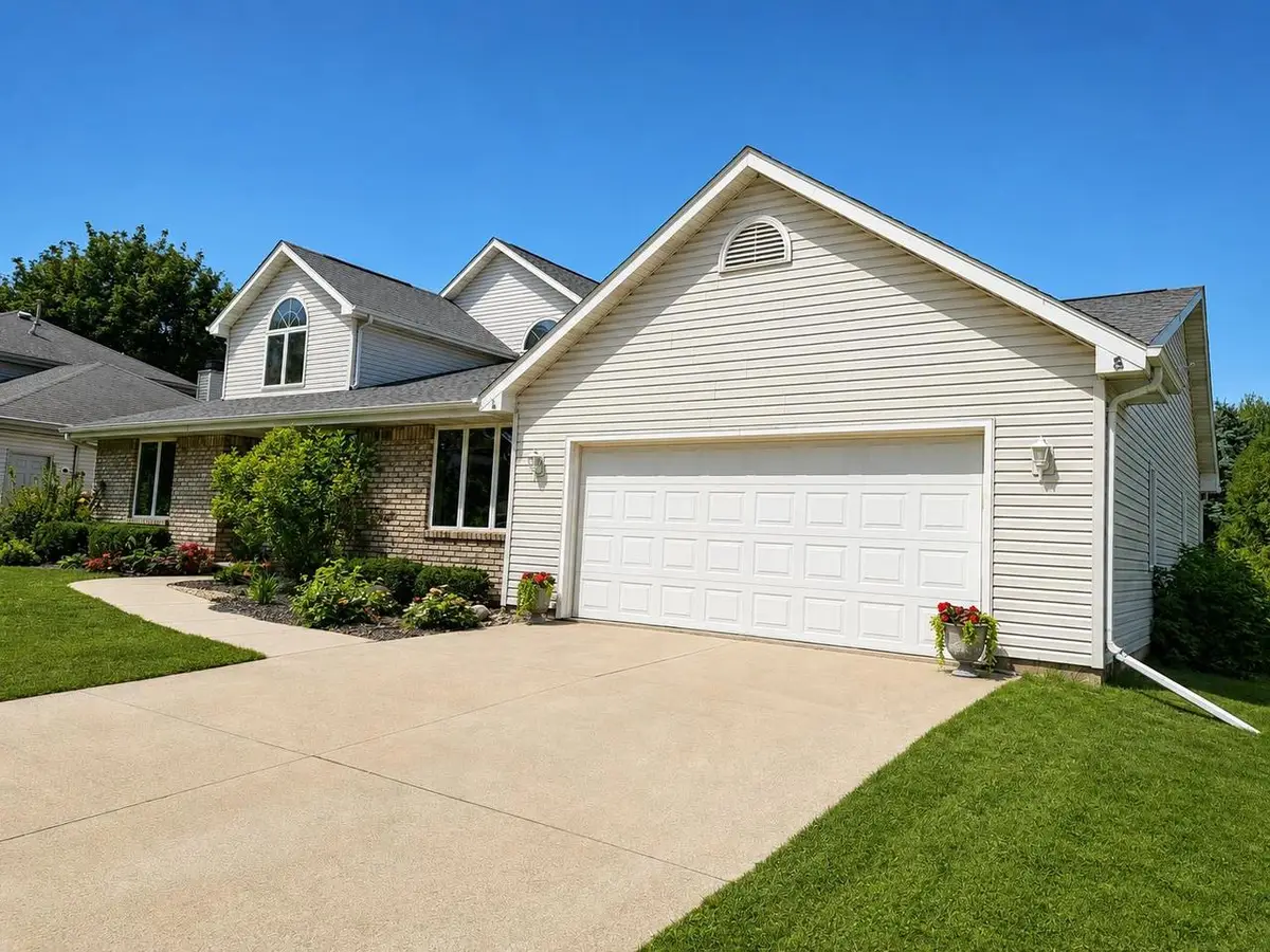 3529 N MORRISON STREET, Appleton, WI 54911 - #1
