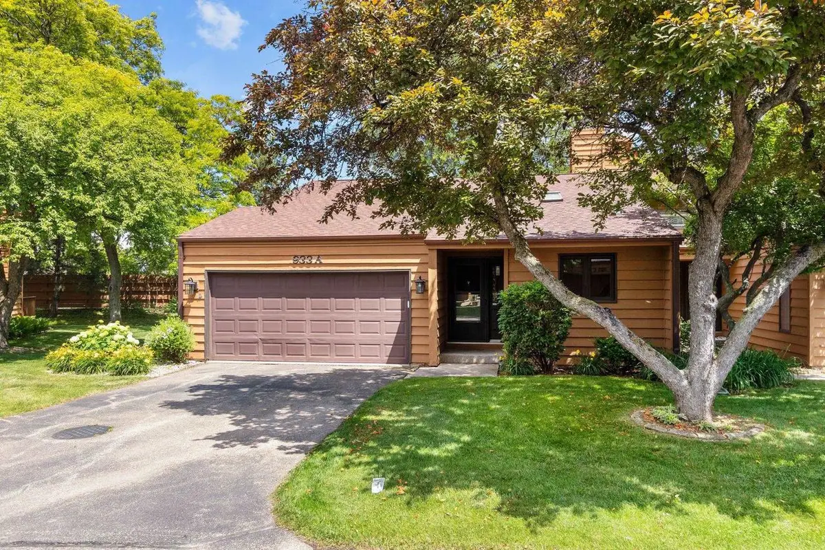 933 E WINDFIELD PLACE, Appleton, WI 54911 - #1