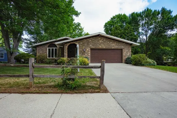 323 OLD PIONEER ROAD, Fond Du Lac, WI 54935