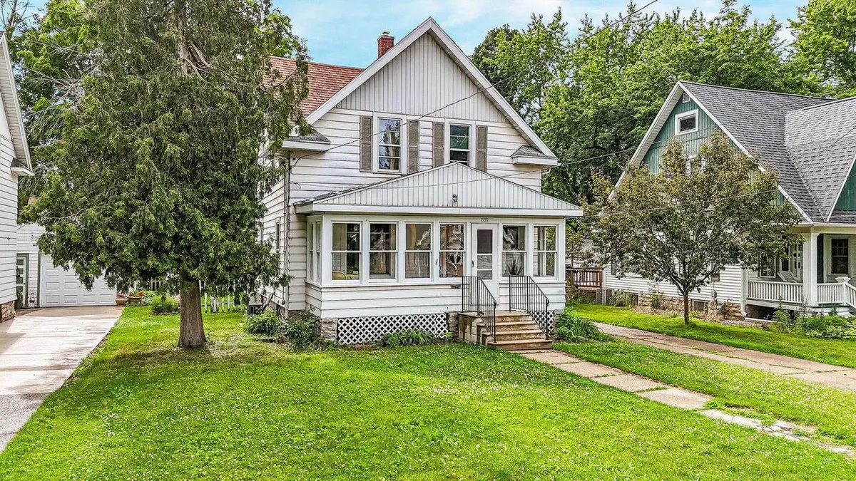 739 MONROE STREET, Oshkosh, WI 54901 - #1