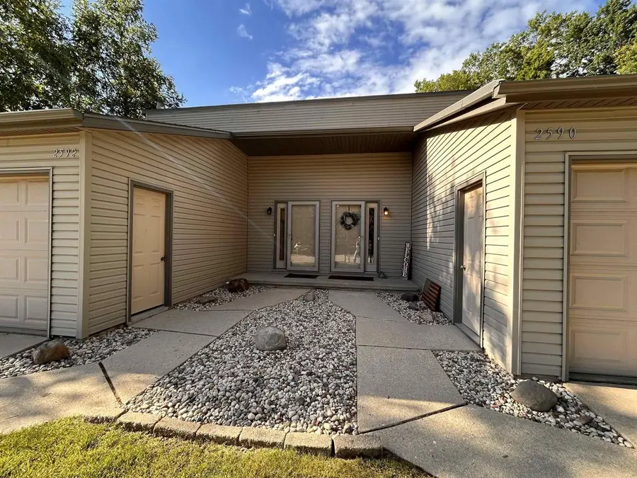 2590 CHERRYWOOD LANE, Green Bay, WI 54304 - #2