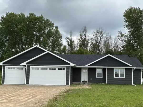 5319 FENCELINE LANE, Omro, WI 54963