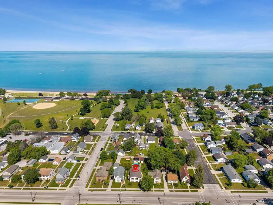 2009 S 10TH STREET, Manitowoc, WI 54220 - #3