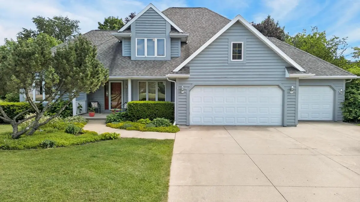 109 OLD ORCHARD LANE, Neenah, WI 54956 - #1