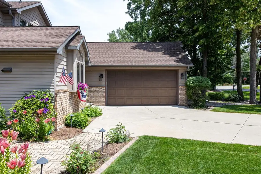 2238 WOODLAWN LANE, Appleton, WI 54914 - #3