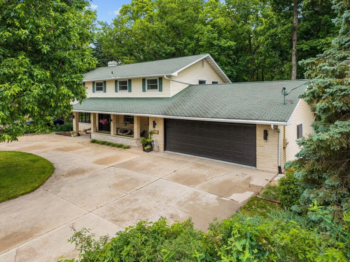 3616 E LEXINGTON DRIVE, Appleton, WI 54915 - #1