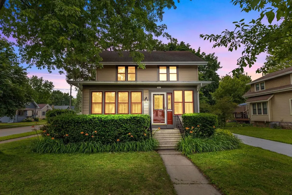 1863 DOTY STREET, Oshkosh, WI 54902 - #1