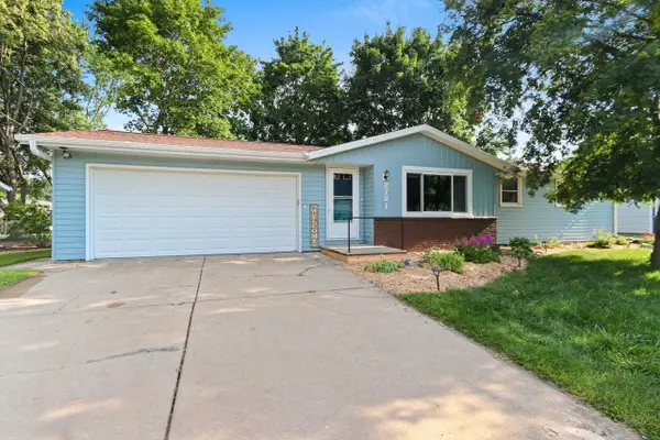 2721 HAZELWOOD LANE, Green Bay, WI 54304