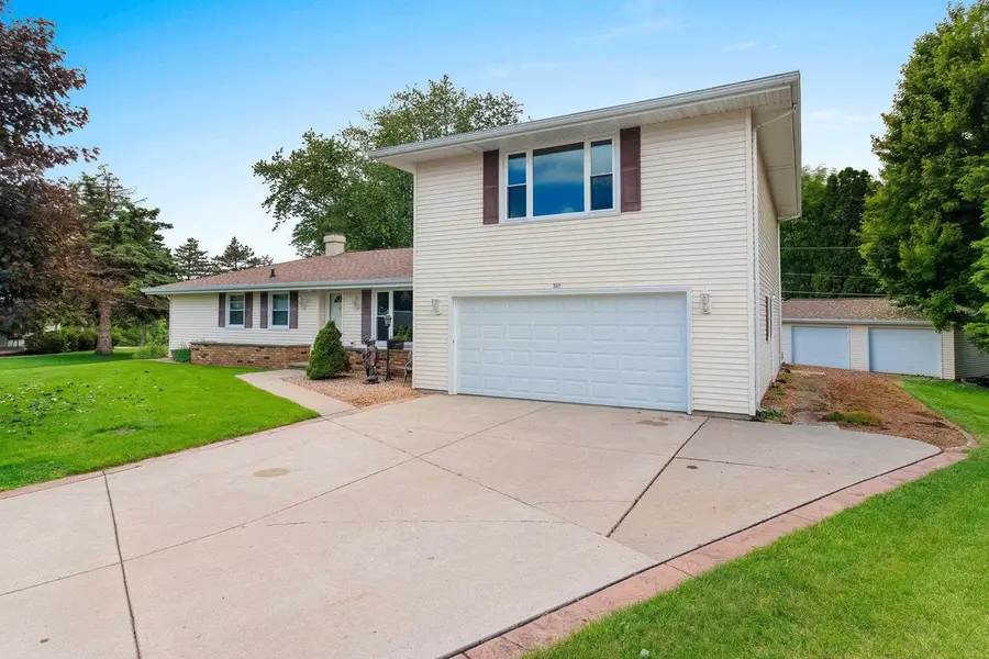 2931 BROOKVIEW DRIVE, Green Bay, WI 54313 - #3
