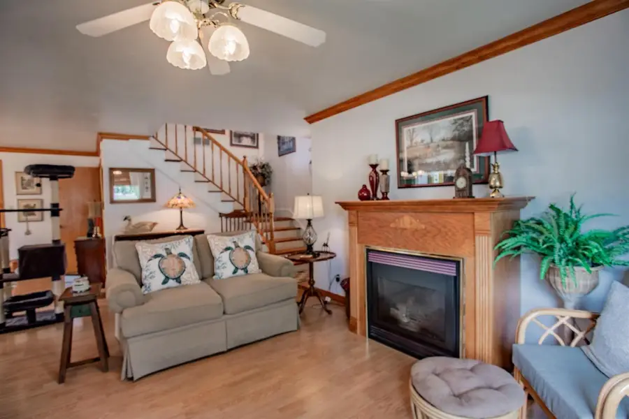 817 DOVE STREET, Oshkosh, WI 54901 - #3