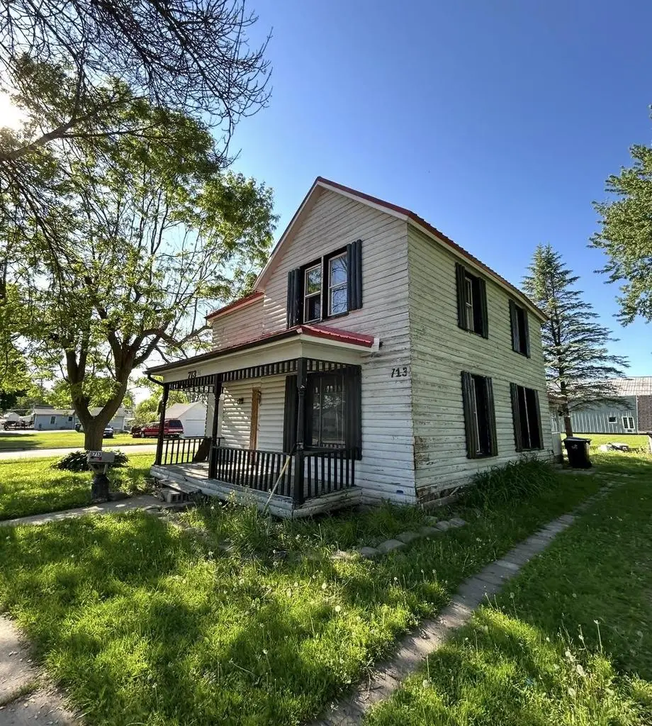 713 W WAUPACA STREET, New London, WI 54961 - #1