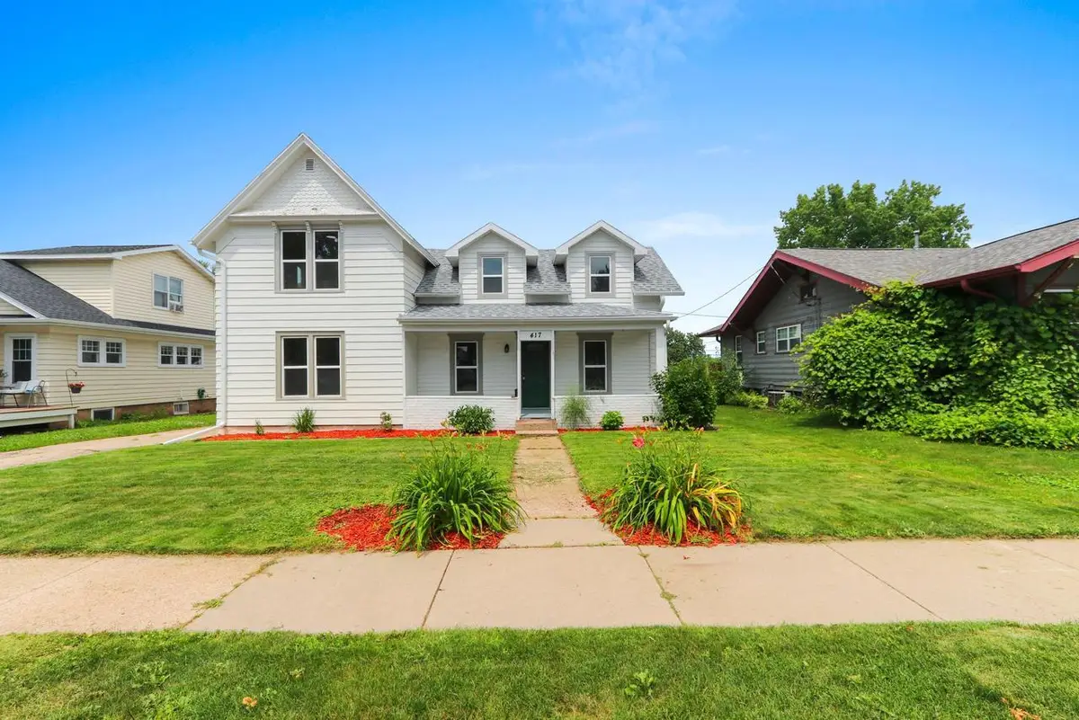 417 W BEACON AVENUE, New London, WI 54961 - #1