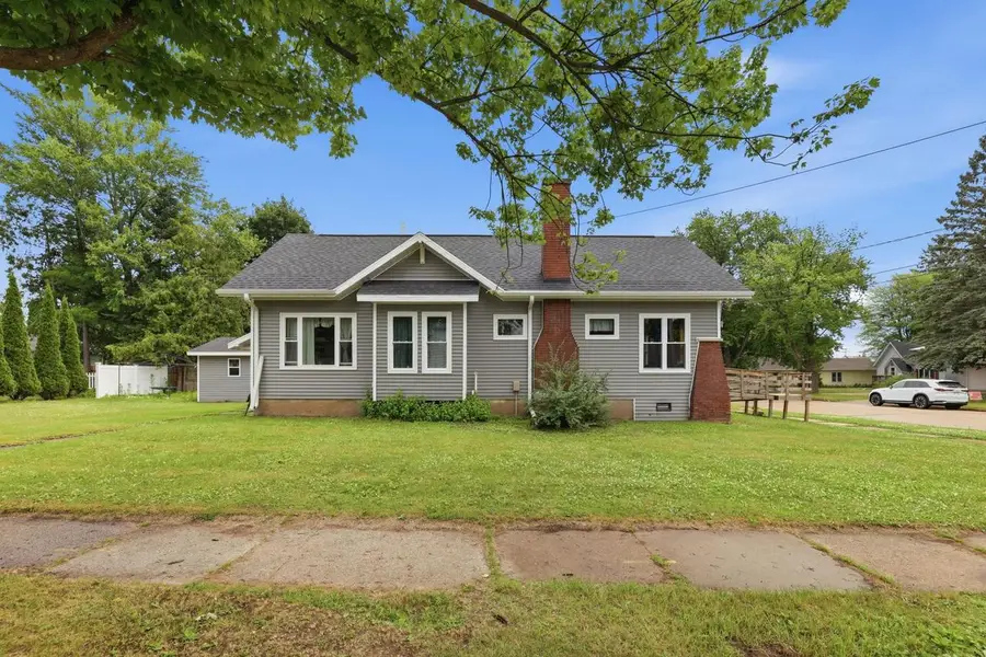 47 E 14TH STREET, Clintonville, WI 54929 - #2