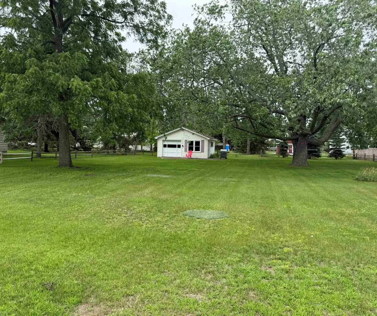 816 PINE BEACH ROAD, Marinette, WI 54143 - #1