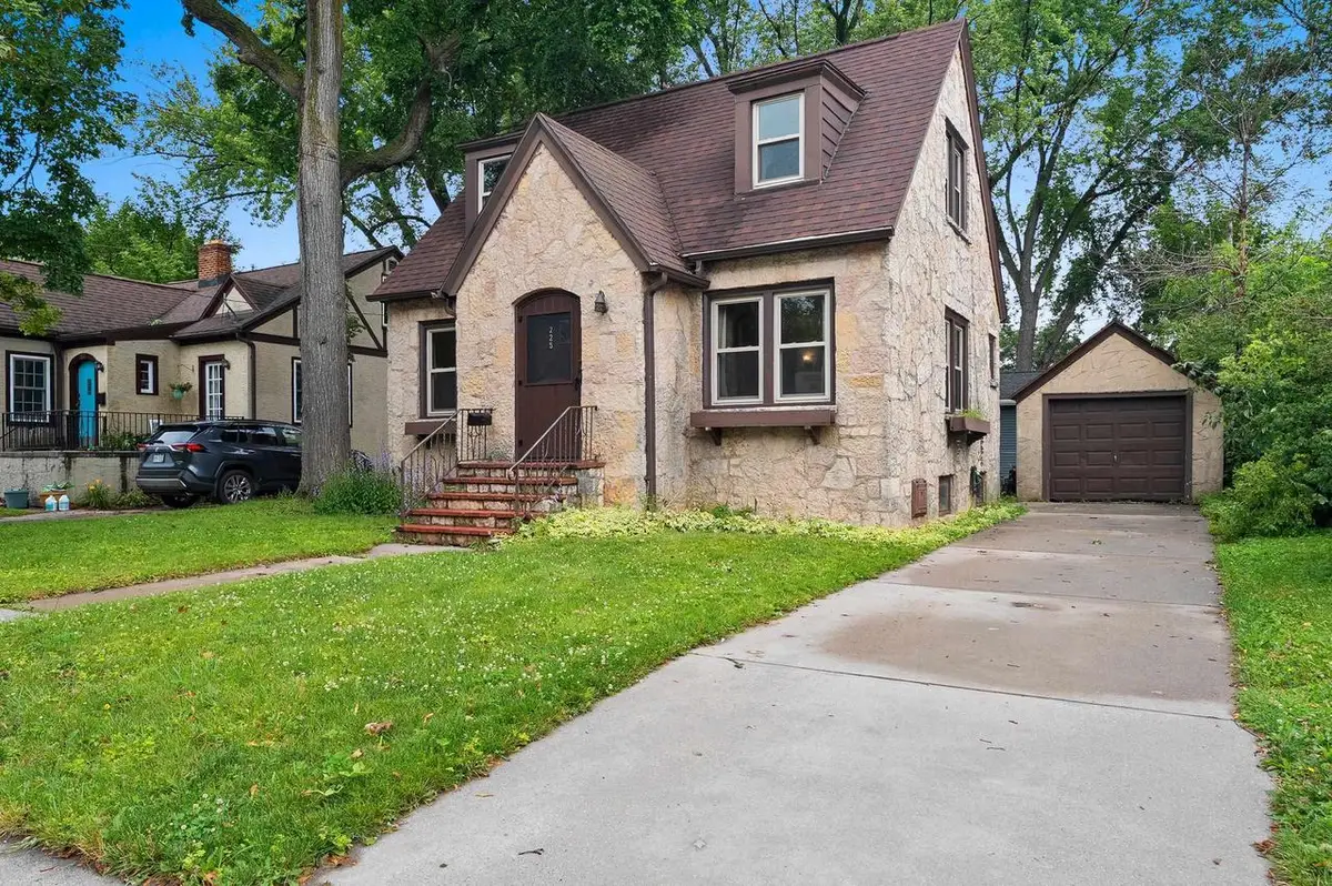 225 GRAY STREET, Green Bay, WI 54303 - #1