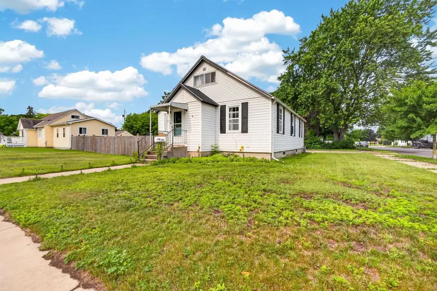 301 BURNS STREET, Marinette, WI 54143 - #2