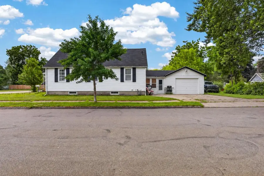 301 BURNS STREET, Marinette, WI 54143 - #3
