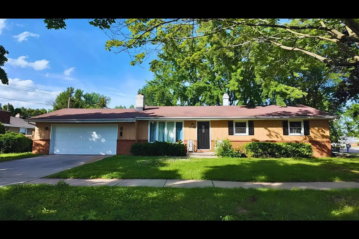 1000 W BROWNING STREET, Appleton, WI 54914 - #1