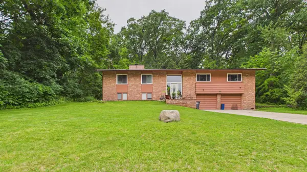 2450 BRENNER PLACE, Green Bay, WI 54301