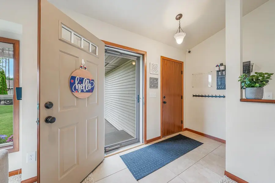 2315 MEADOW FLOWER COURT, Neenah, WI 54956 - #3
