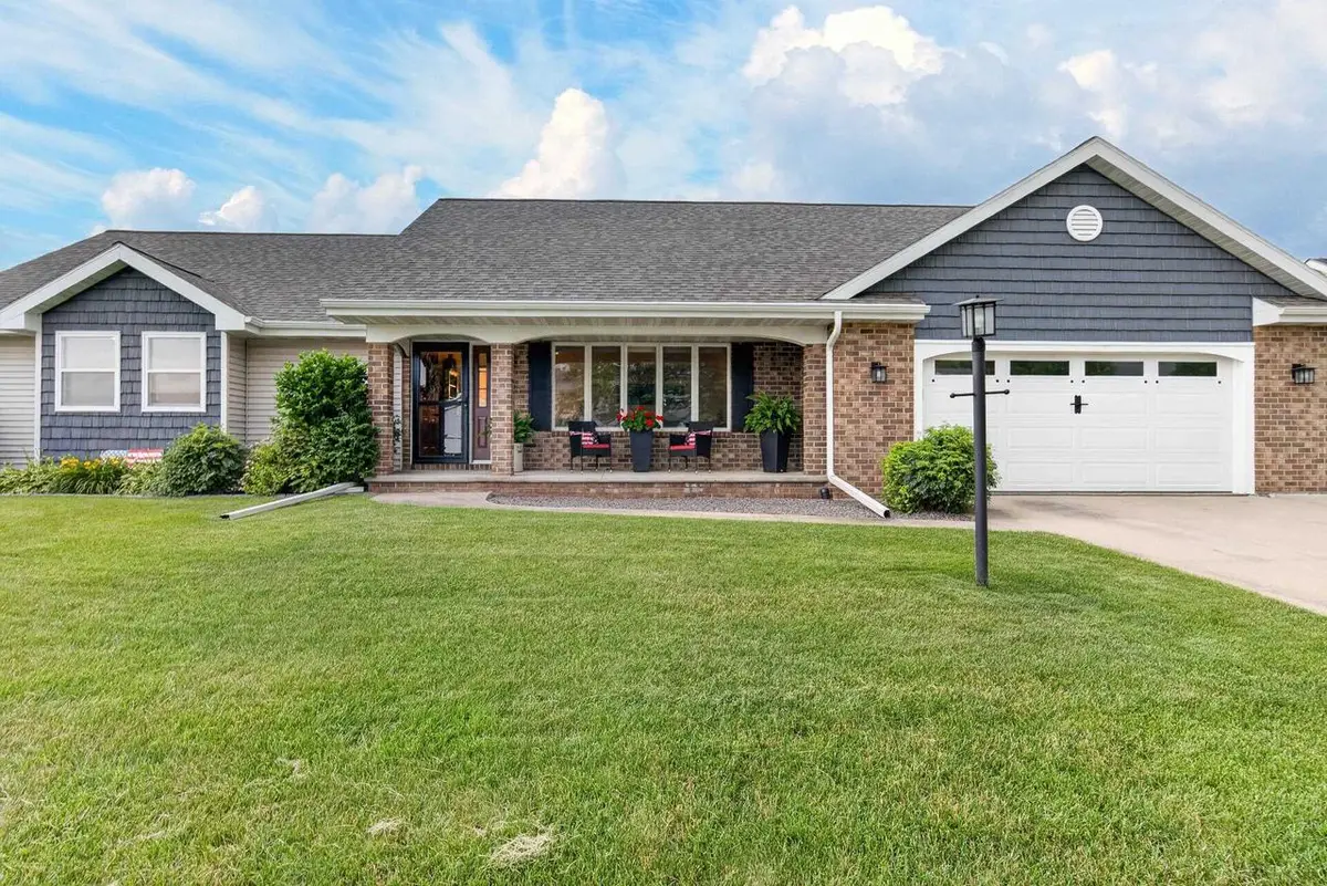 W2593 OAKMEADOW COURT, Appleton, WI 54915 - #1