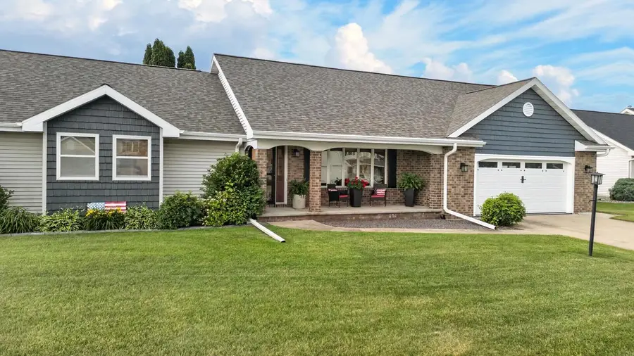 W2593 OAKMEADOW COURT, Appleton, WI 54915 - #2
