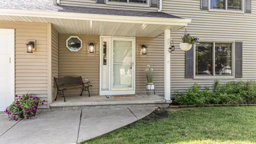 2767 OAKWOOD CIRCLE, Oshkosh, WI 54904 - #2