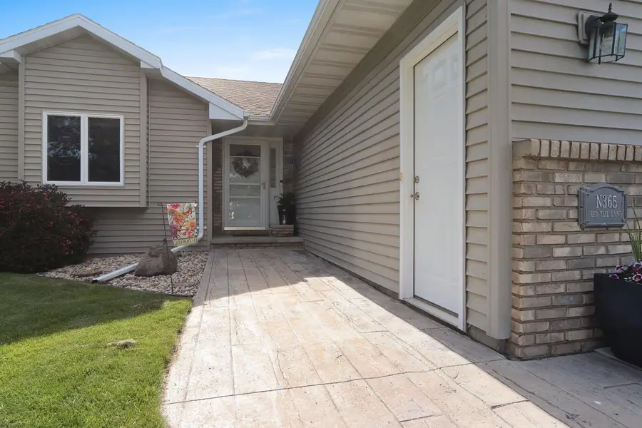 N365 RED TAIL LANE, Appleton, WI 54915 - #2