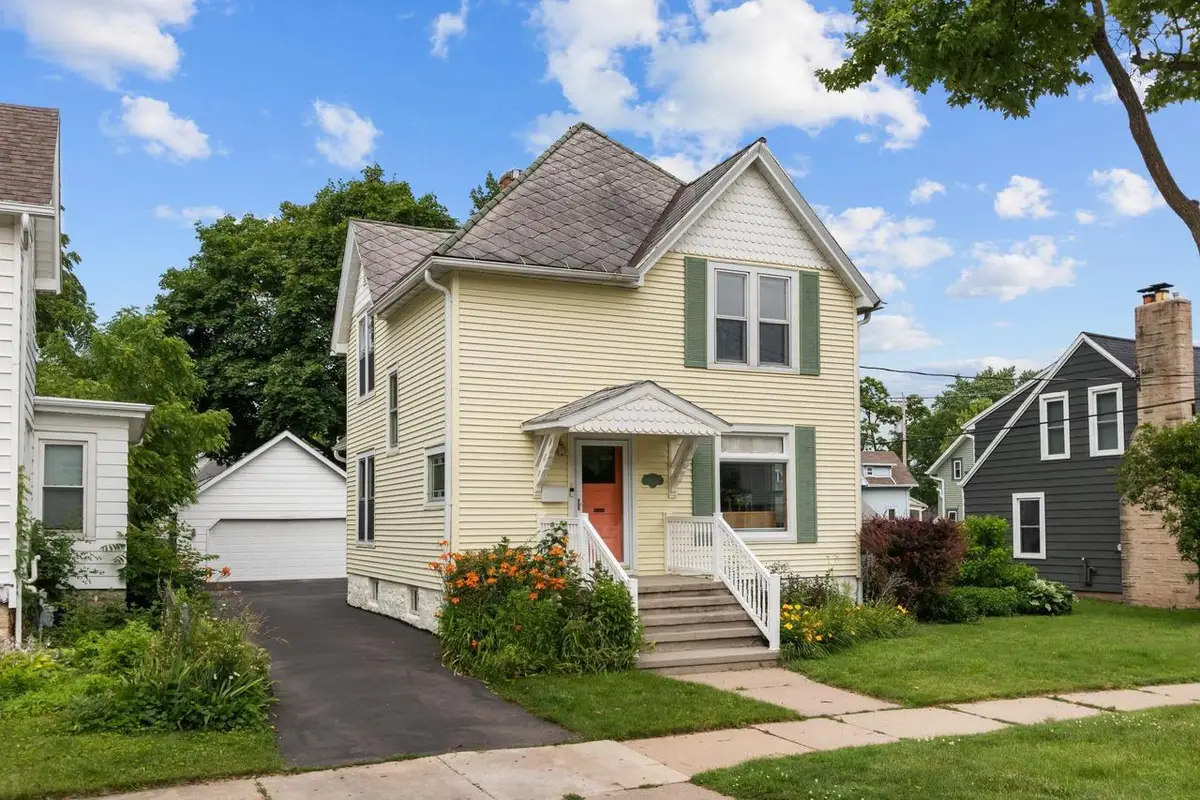 120 E COMMERCIAL STREET, Appleton, WI 54911 - #1