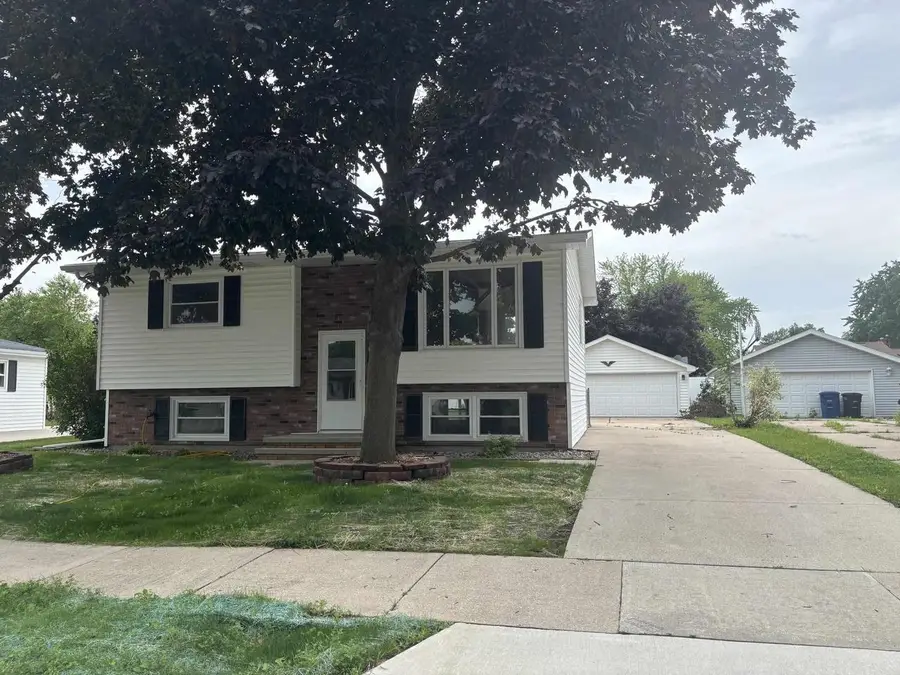 1135 GREENFIELD TRAIL, Oshkosh, WI 54904 - #2