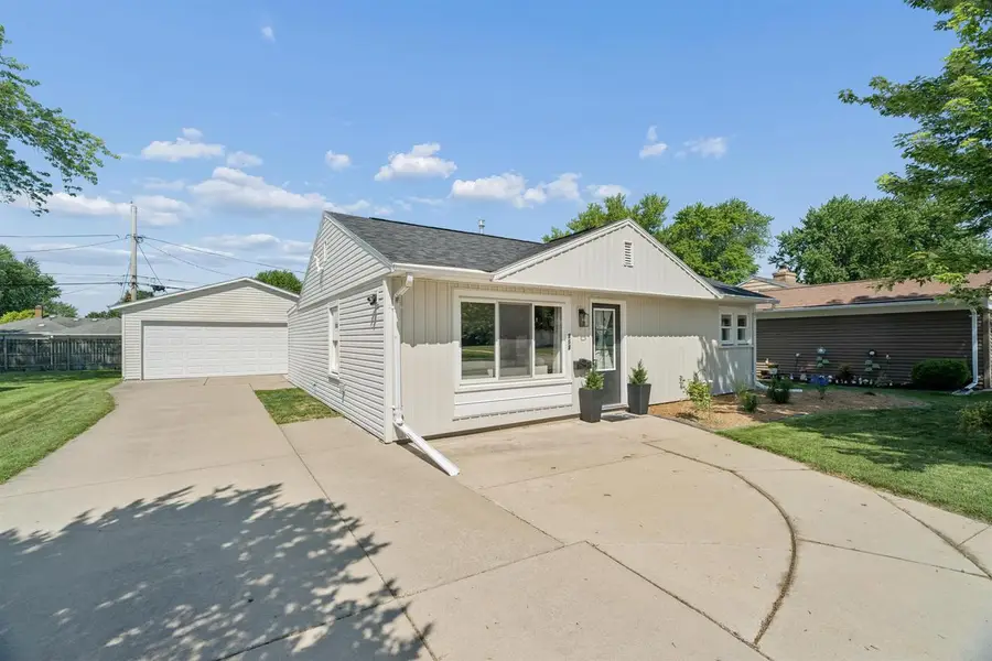 857 HUNT AVENUE, Neenah, WI 54956 - #2