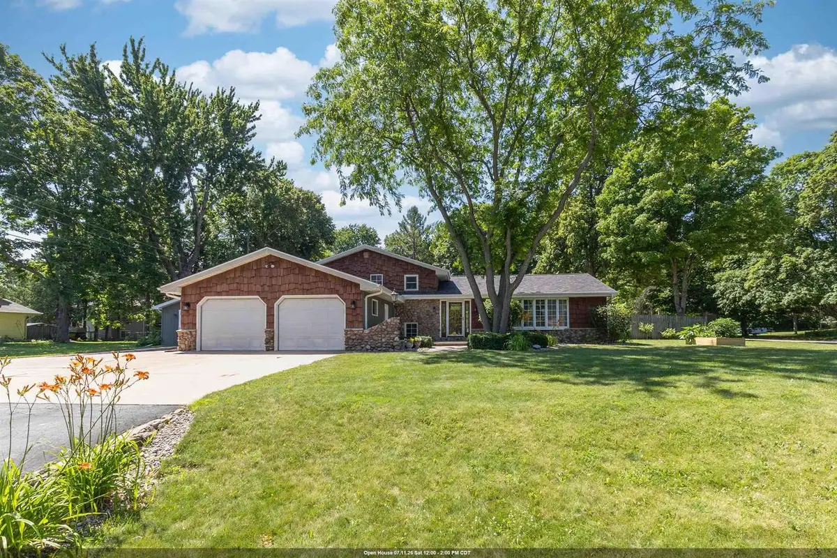 1919 BROOKFIELD DRIVE, Neenah, WI 54956 - #1