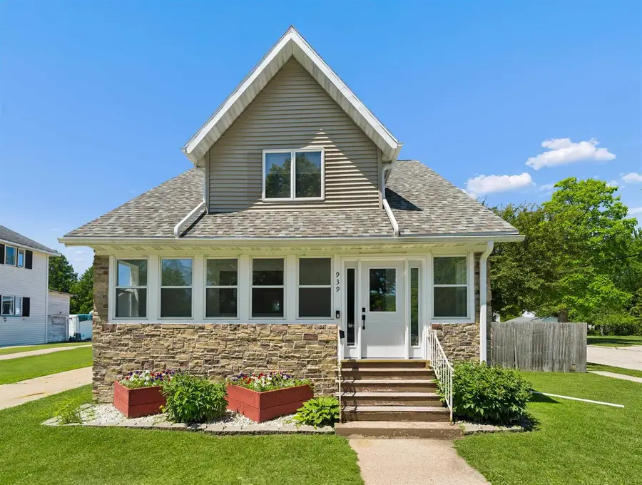 939 WISCONSIN AVENUE, North Fond Du Lac, WI 54937 - #2