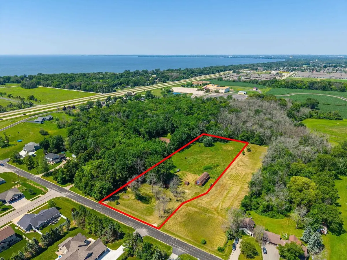 N8801 S COOP ROAD, Menasha, WI 54952 - #1