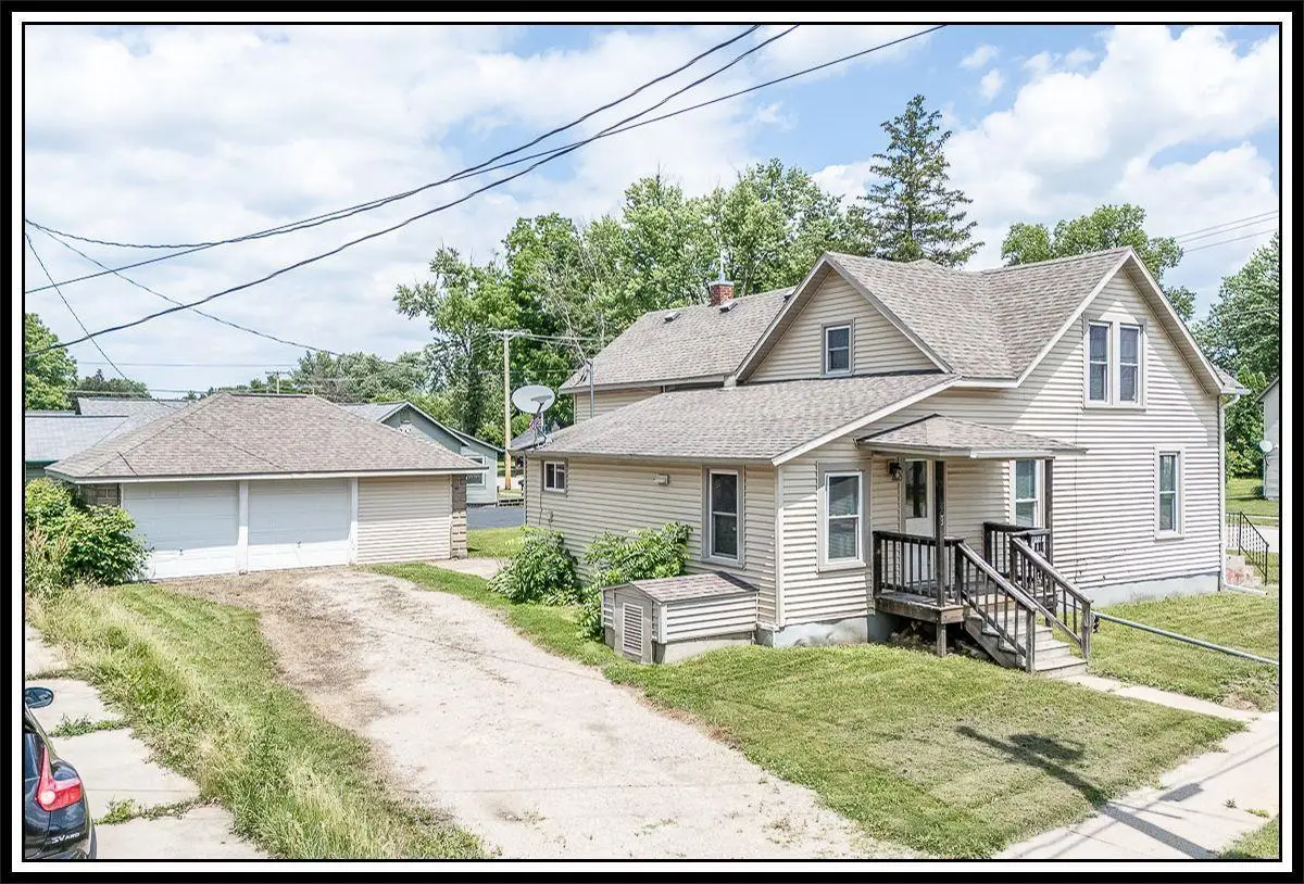 803 SHIOCTON STREET, New London, WI 54961 - #1