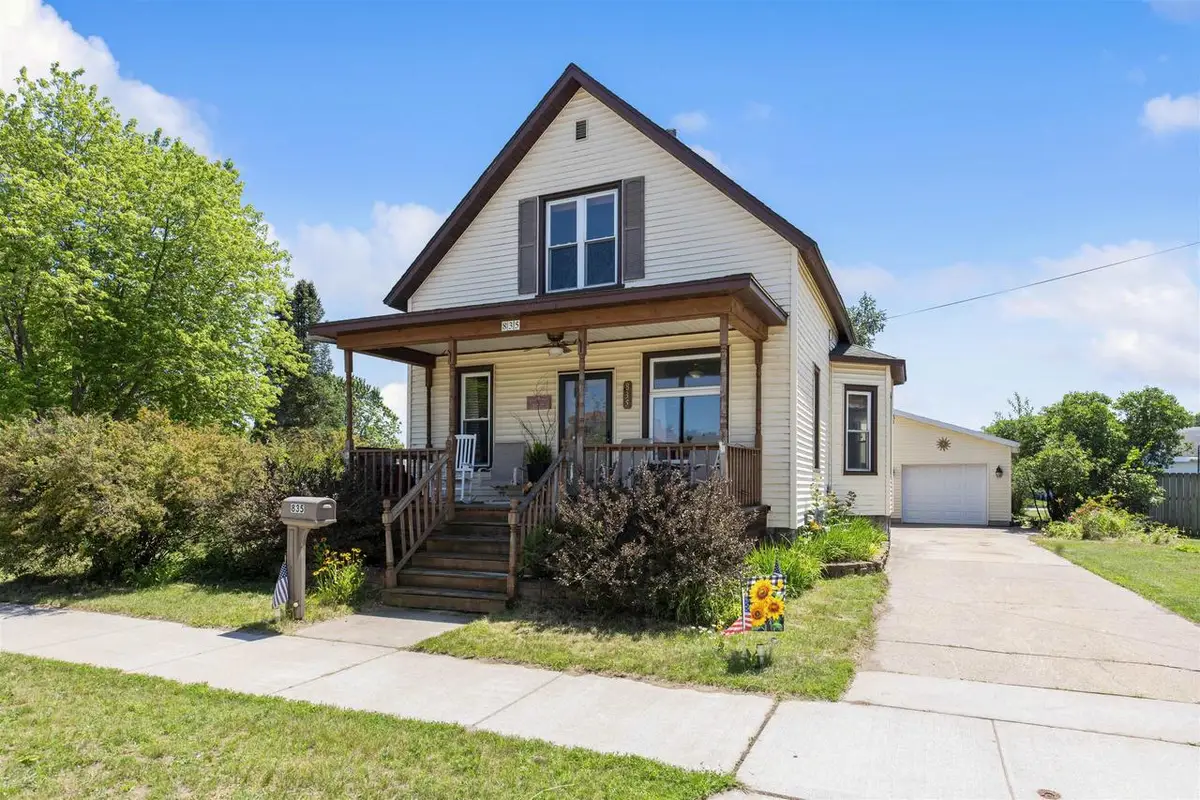 835 GLADSTONE STREET, Marinette, WI 54143 - #1
