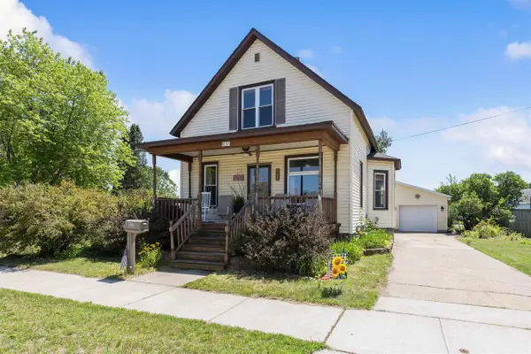 835 GLADSTONE STREET, Marinette, WI 54143