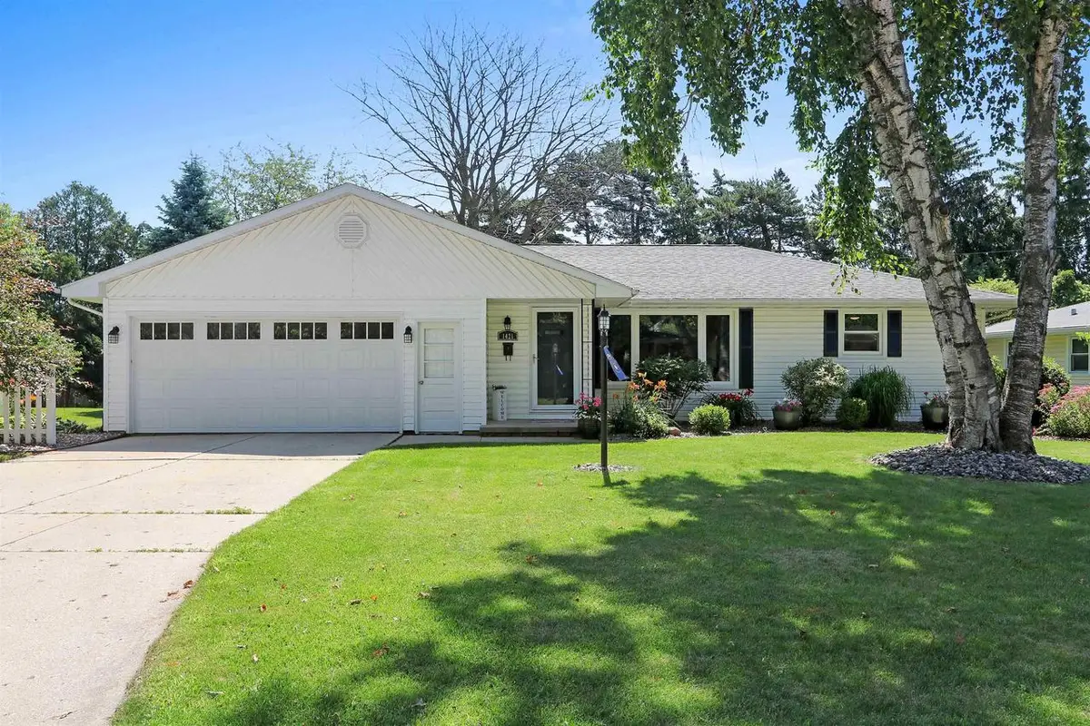 1421 ARGONNE DRIVE, Green Bay, WI 54304 - #1