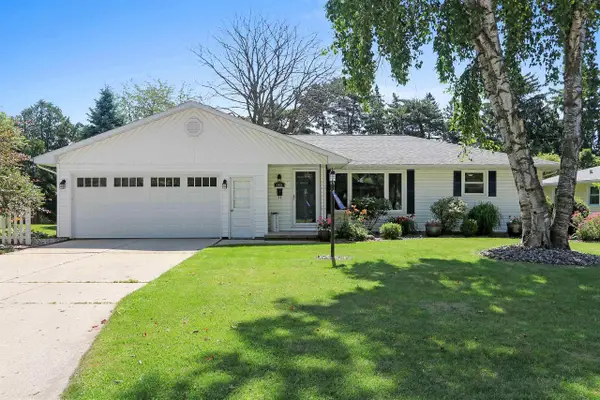 1421 ARGONNE DRIVE, Green Bay, WI 54304