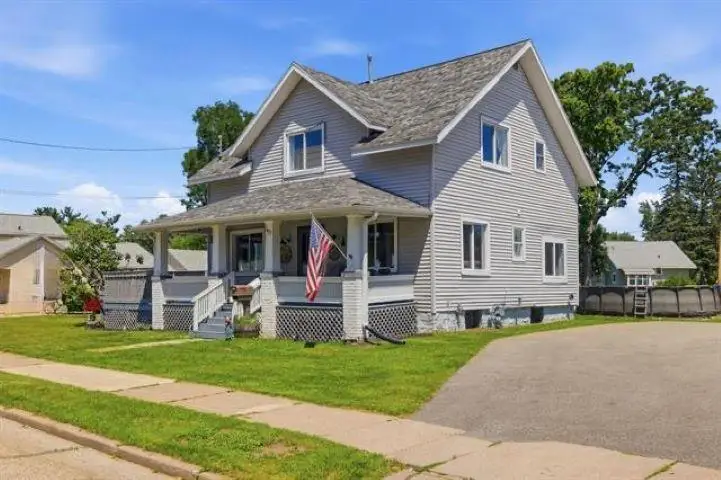 427 5TH STREET, Waupaca, WI 54981 - #1
