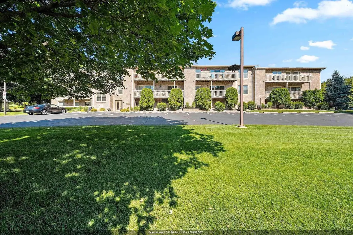1600 RUSTIC OAKS COURT  #23, Green Bay, WI 54301 - #1