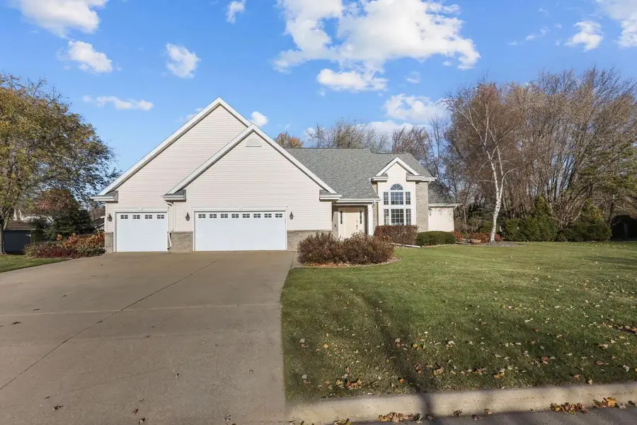 1412 PARKVIEW DRIVE, New London, WI 54961 - #2
