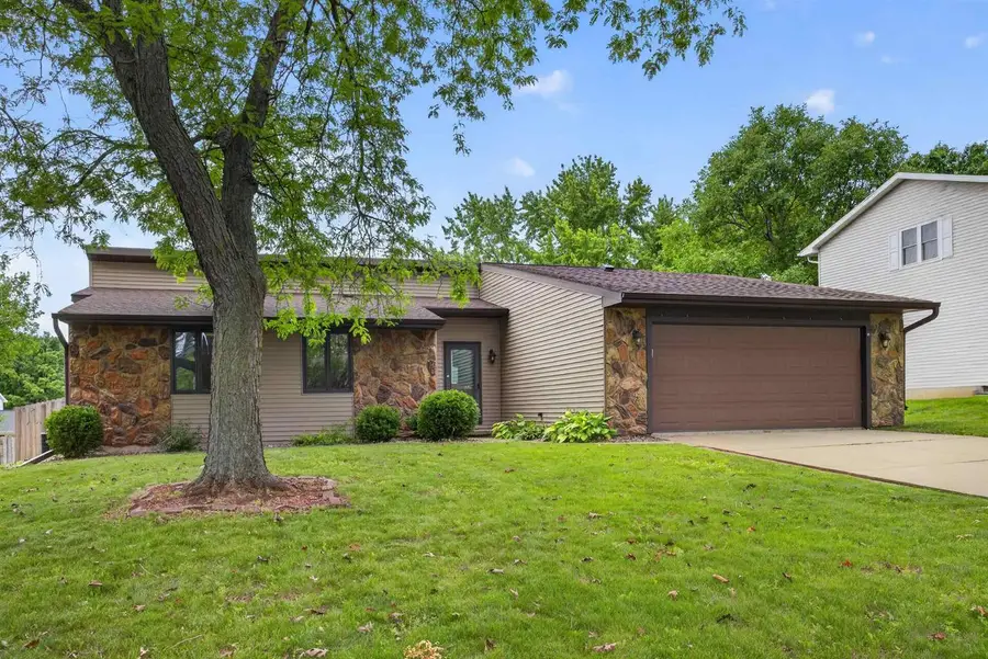 2554 WILDFLOWER, Green Bay, WI 54311 - #2