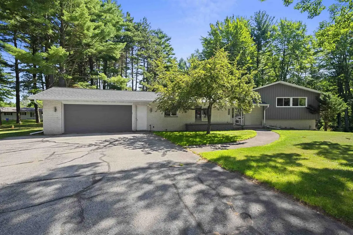 540 JACKSON COURT, Peshtigo, WI 54157 - #1