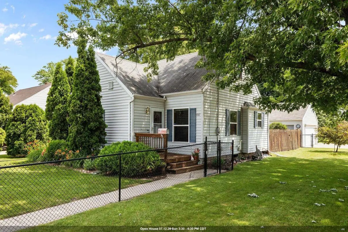882 HIGGINS AVENUE, Neenah, WI 54956 - #1