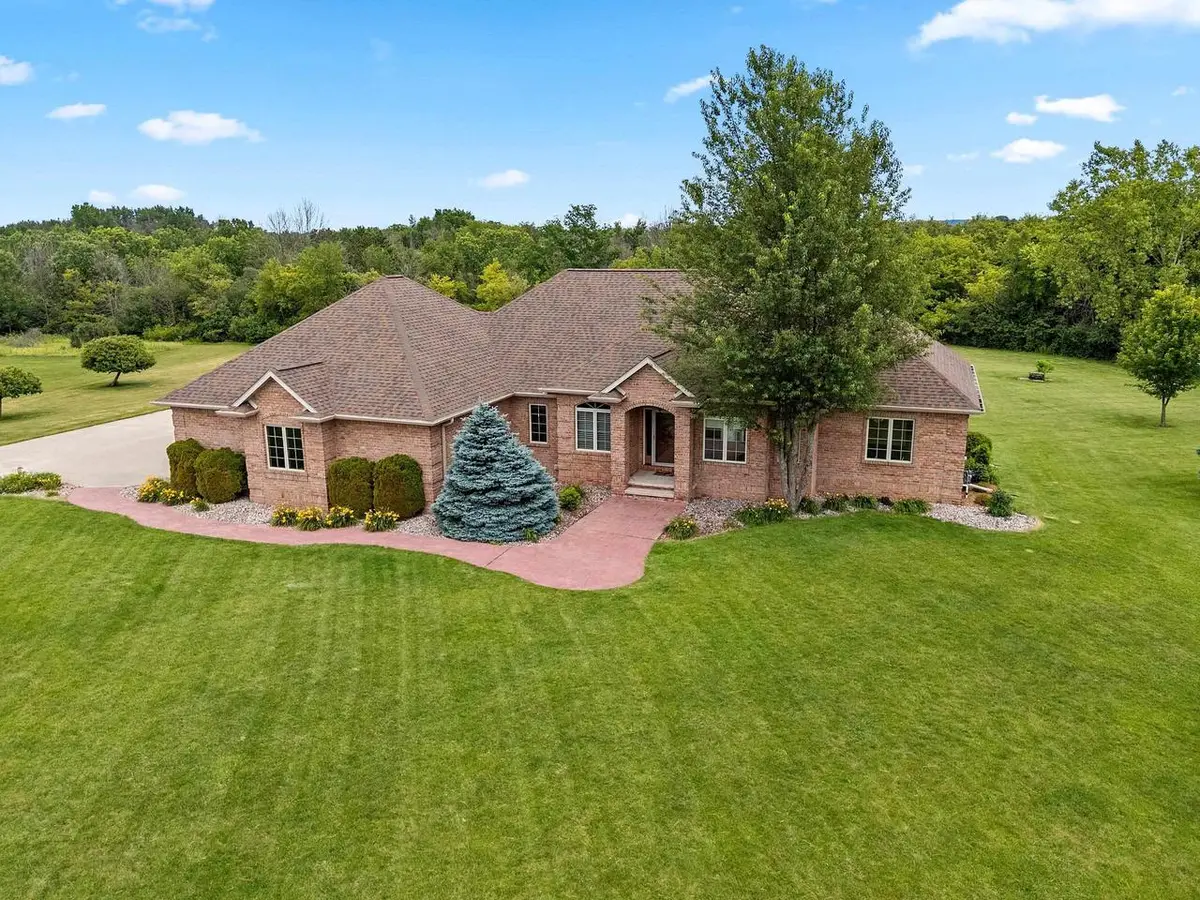 11 CORN SILK COURT, Wrightstown, WI 54180 - #1