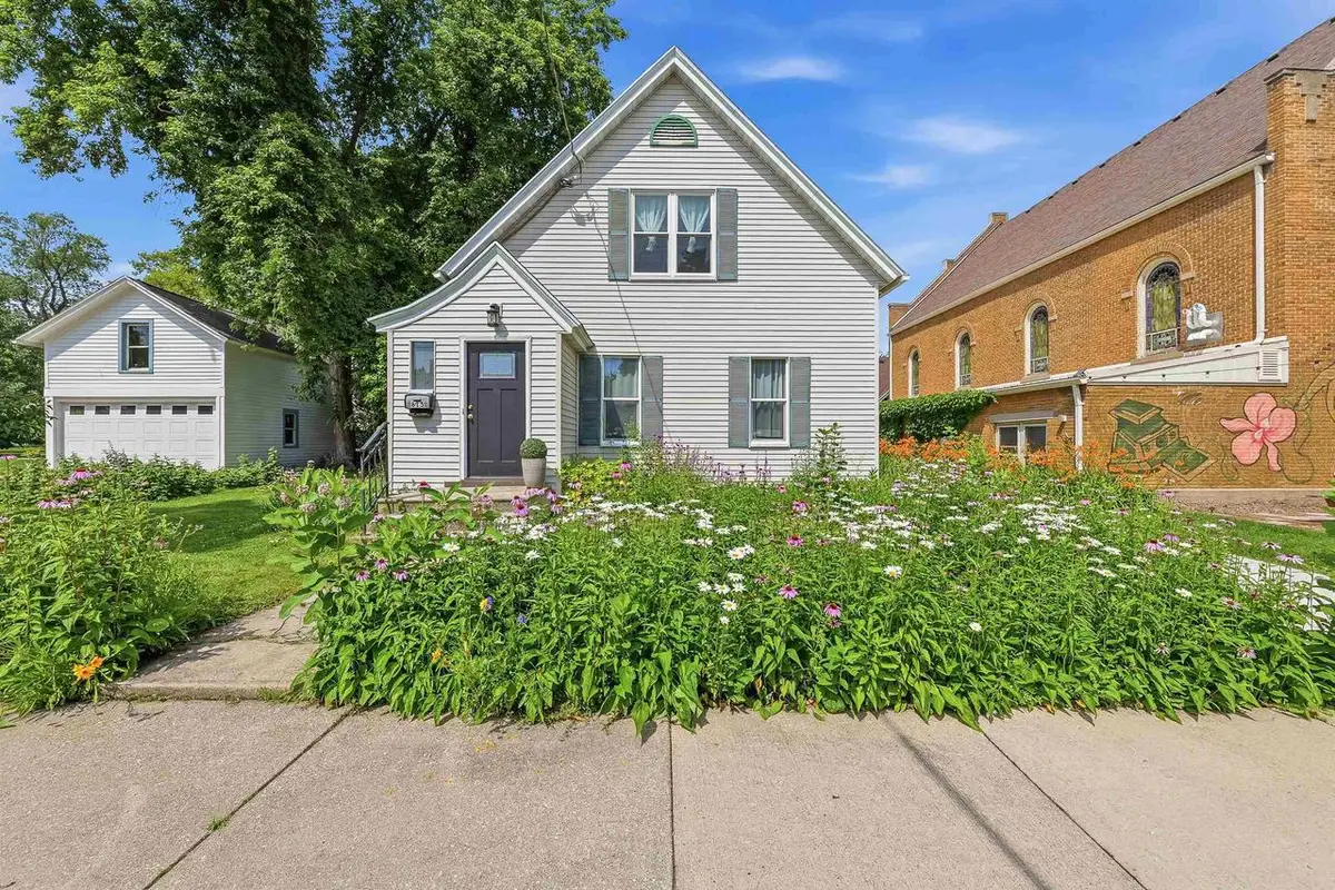 615 N BATEMAN STREET, Appleton, WI 54911 - #1